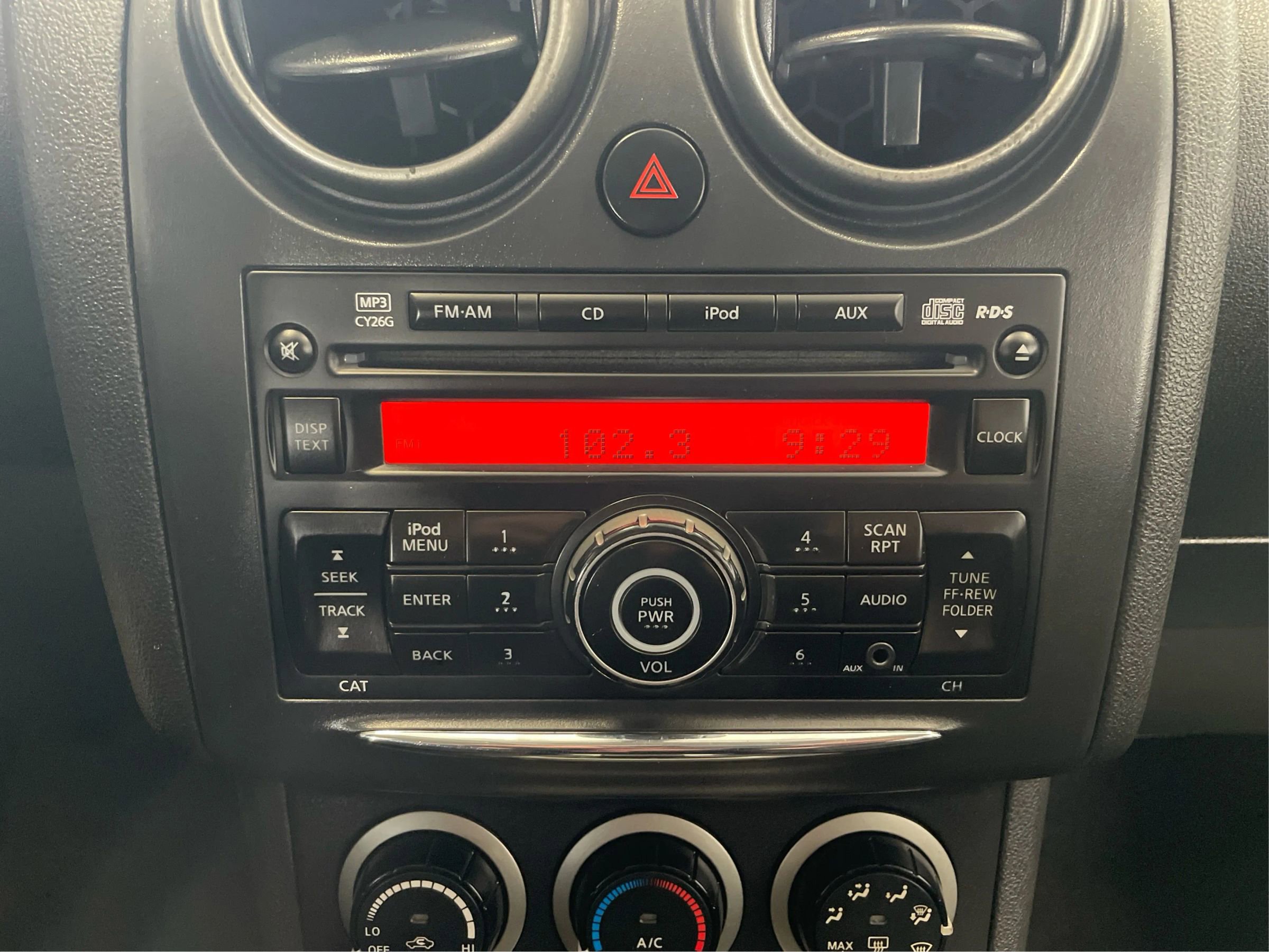 Used 2014 Nissan Rogue S image 17