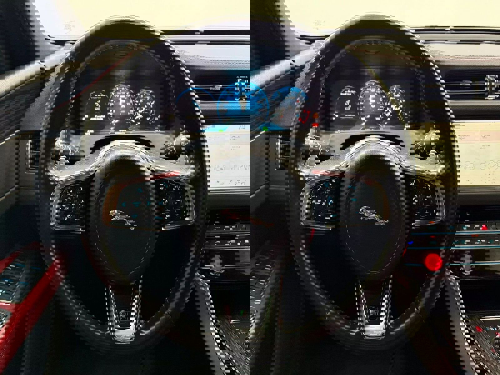 Used 2018 Jaguar XF S image 27