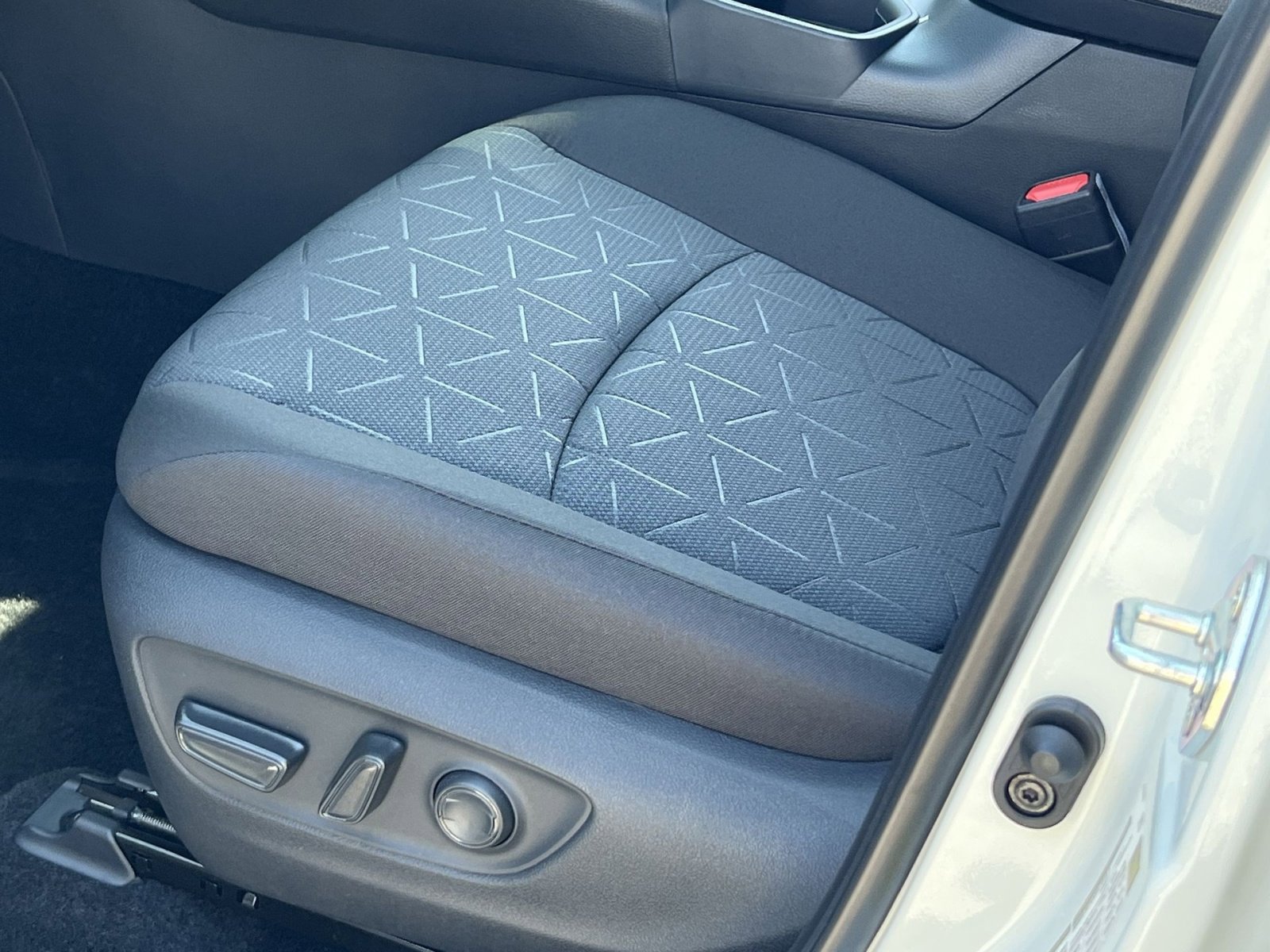 New 2025 Toyota RAV4 XLE image 8