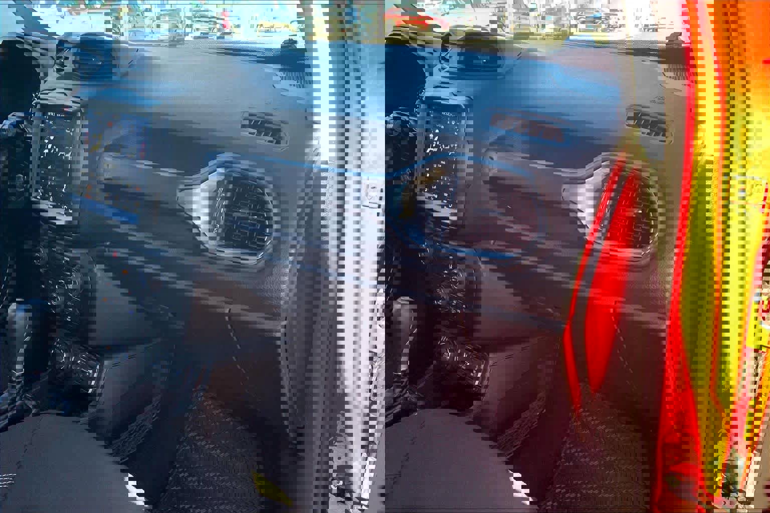 Used 2023 Jeep Renegade Latitude w/ Premium Group image 38