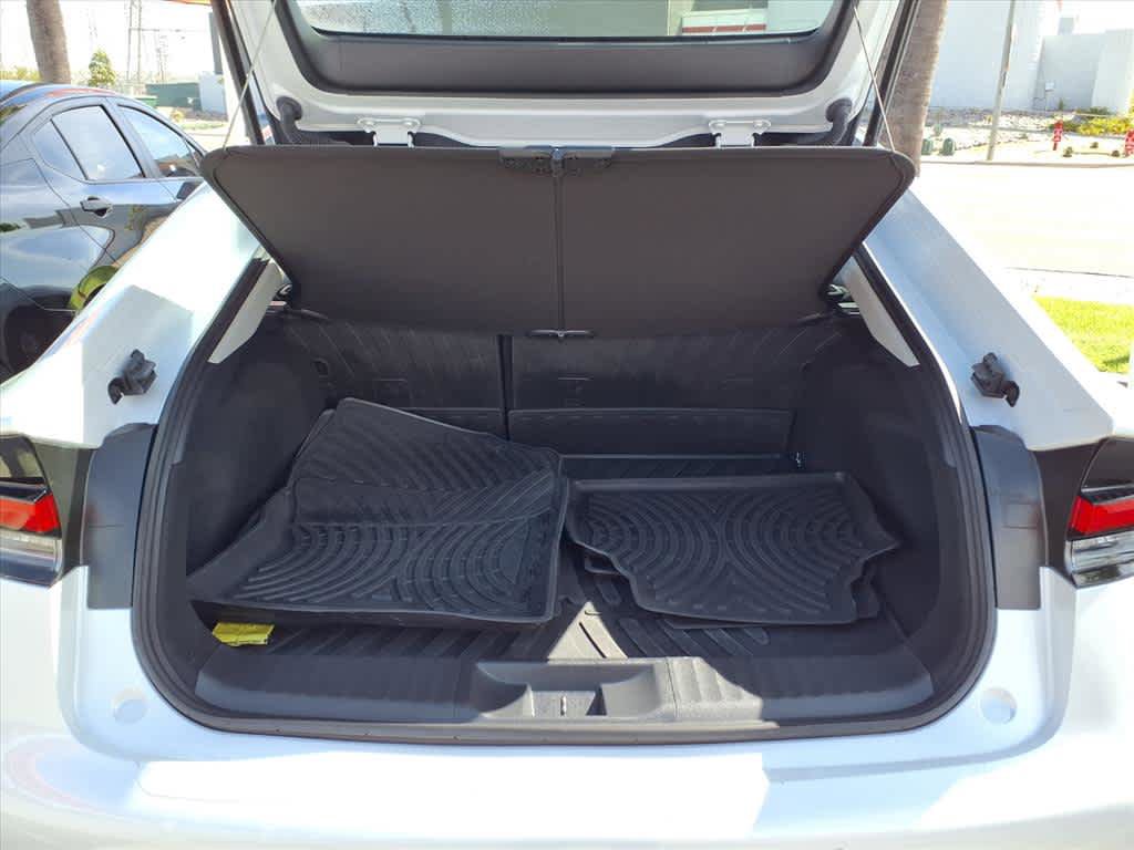 Used 2024 Toyota Prius XLE image 6