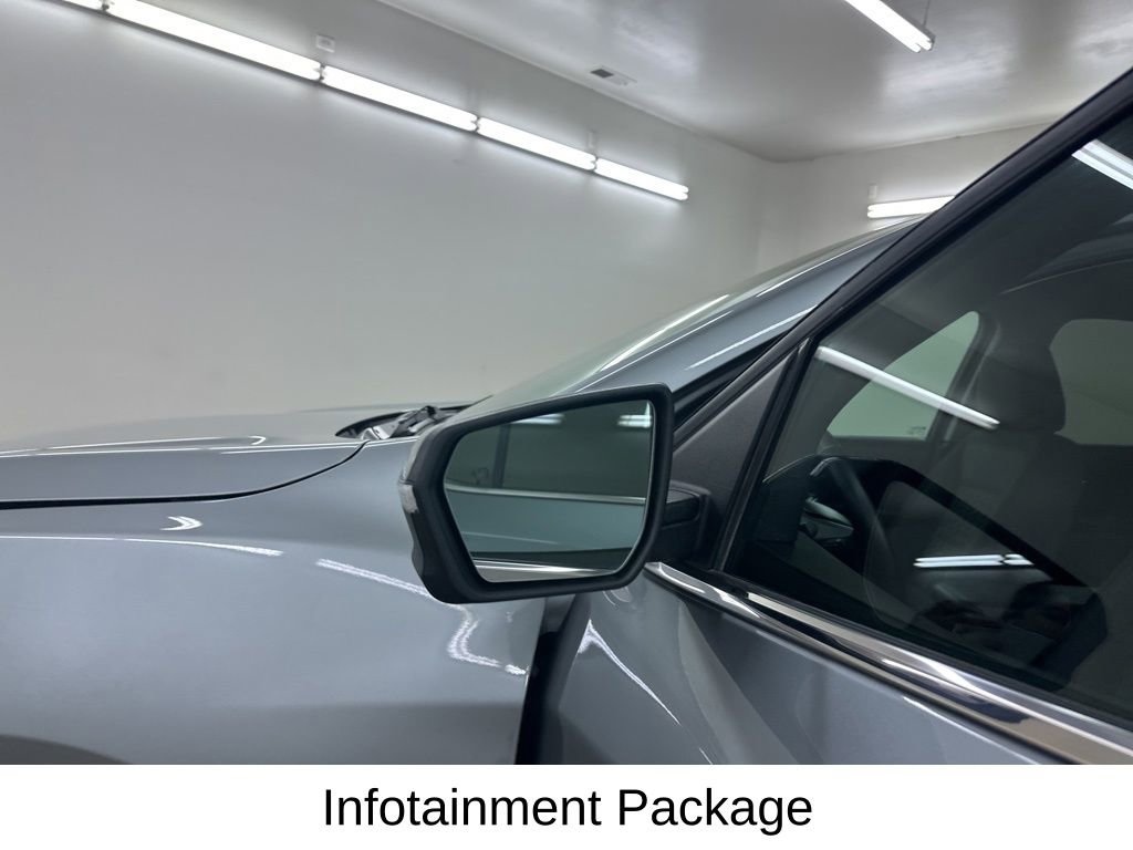 Used 2024 Chevrolet Equinox LT image 17