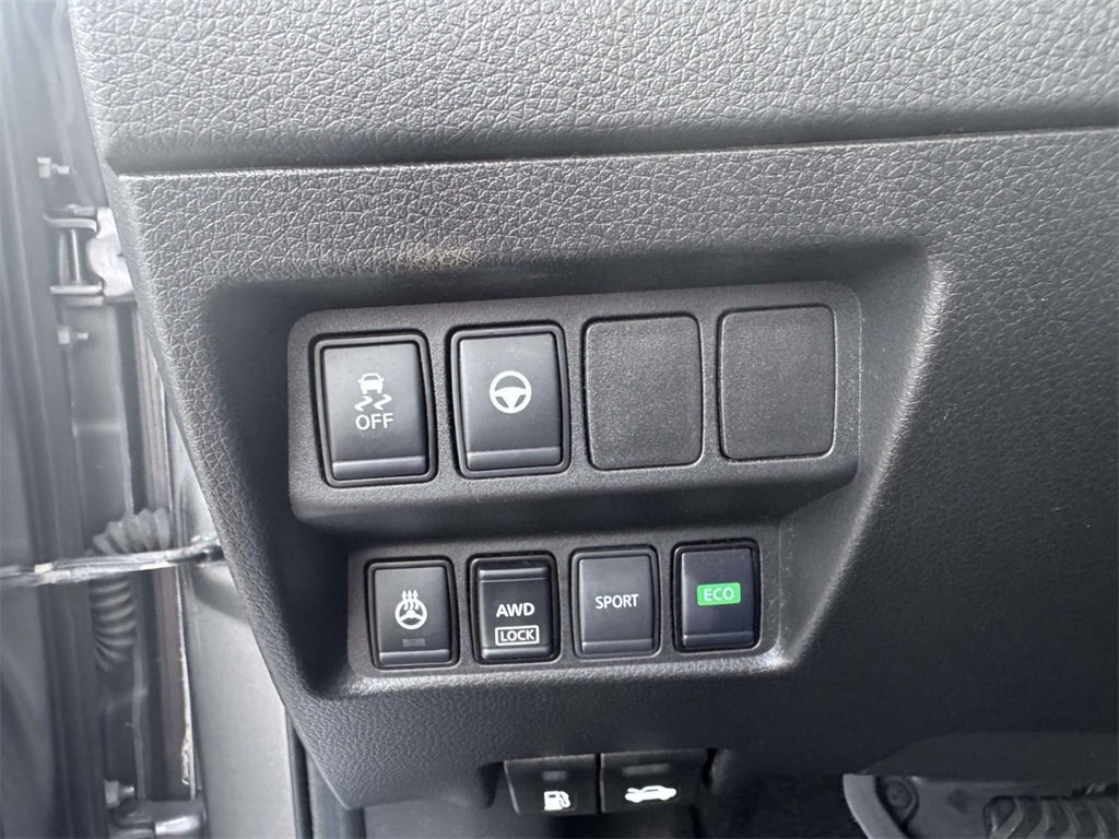 Used 2020 Nissan Rogue Sport SV w/ Technology Package image 21