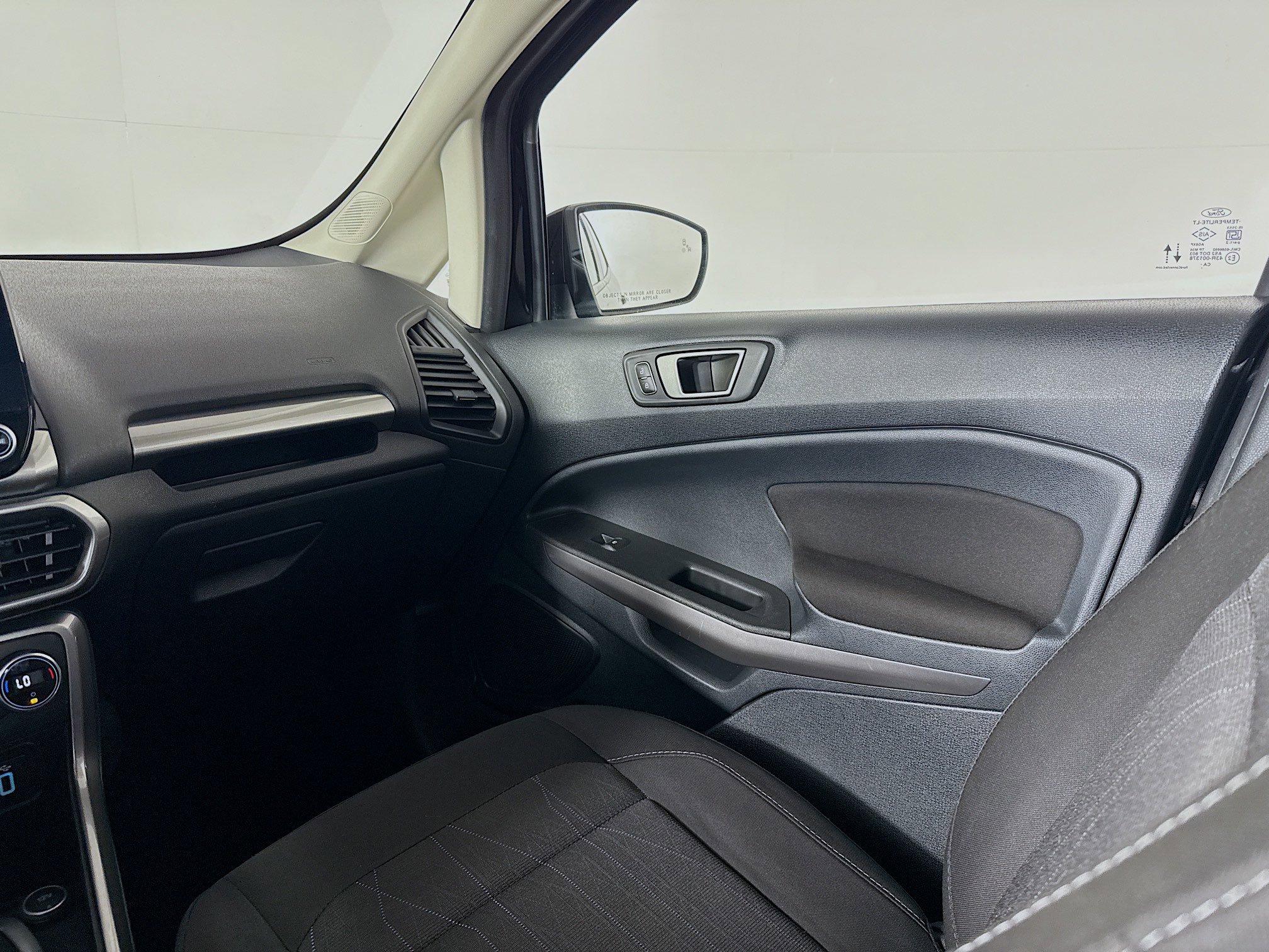 Used 2021 Ford EcoSport SE w/ SE Convenience Package image 29