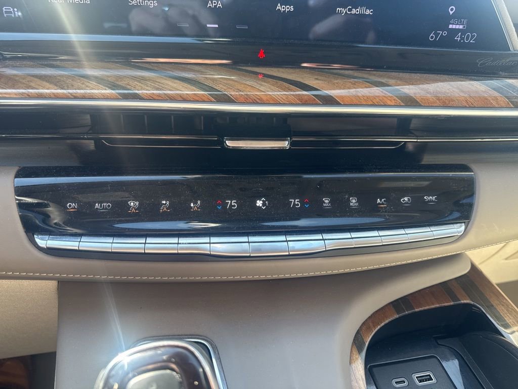 Used 2023 Cadillac Escalade Premium Luxury Platinum image 13