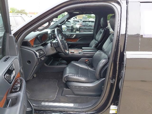 Used 2024 Lincoln Navigator Premiere AWD/4WD image 28