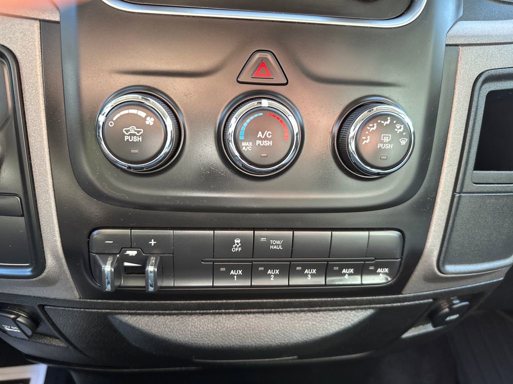 Used 2018 RAM 2500 Tradesman w/ Chrome Appearance Group AWD/4WD image 15