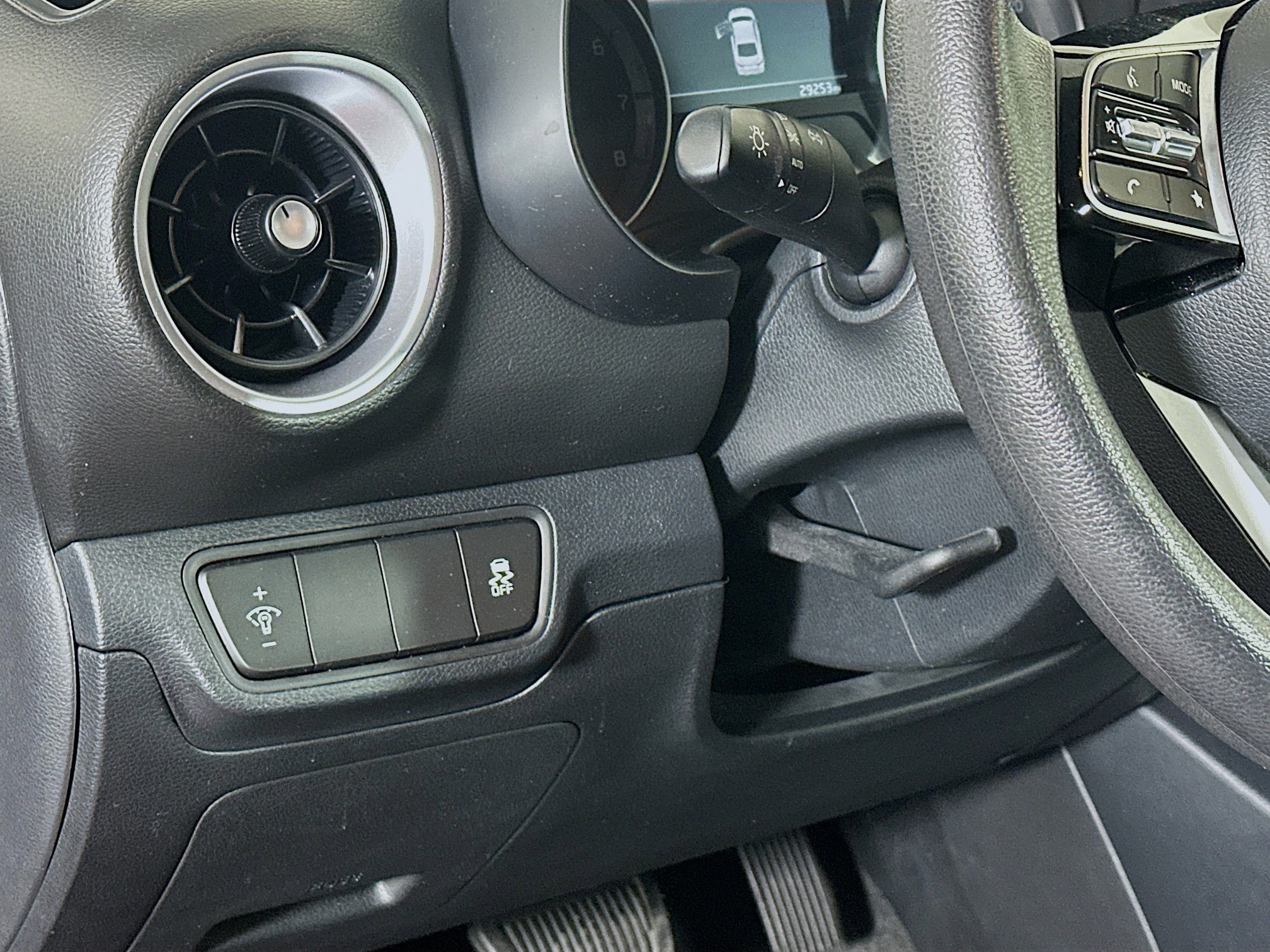 Used 2024 Kia Forte LXS image 16