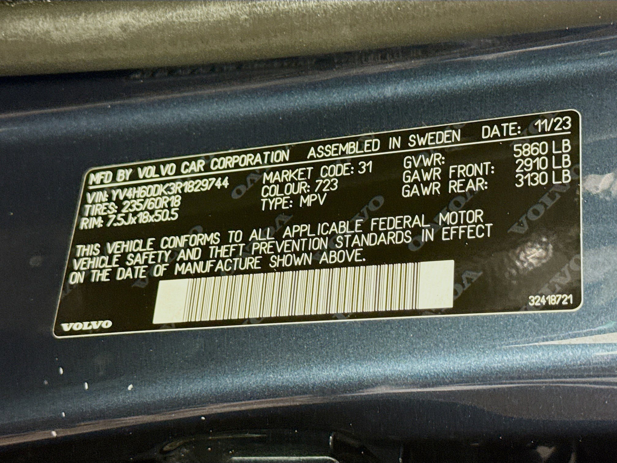 Used 2024 Volvo XC60 T8 Core image 40