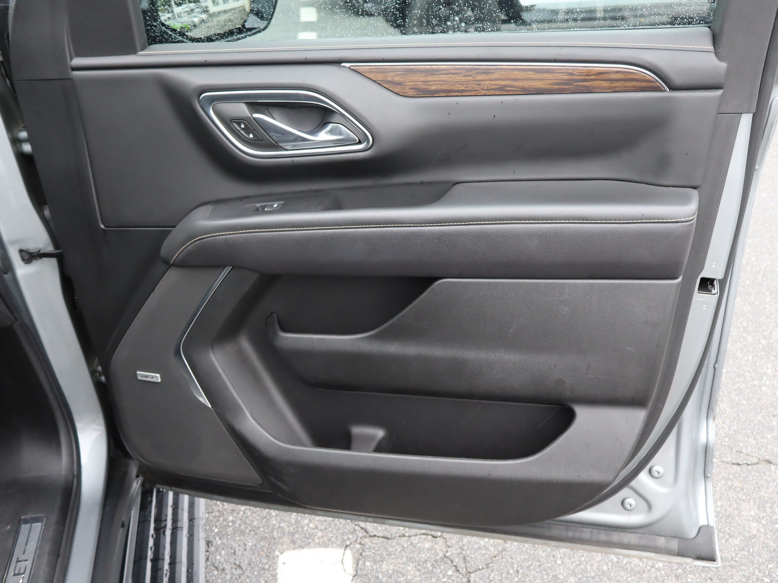 Used 2023 Chevrolet Tahoe Premier w/ Premium Package 2 AWD/4WD image 39