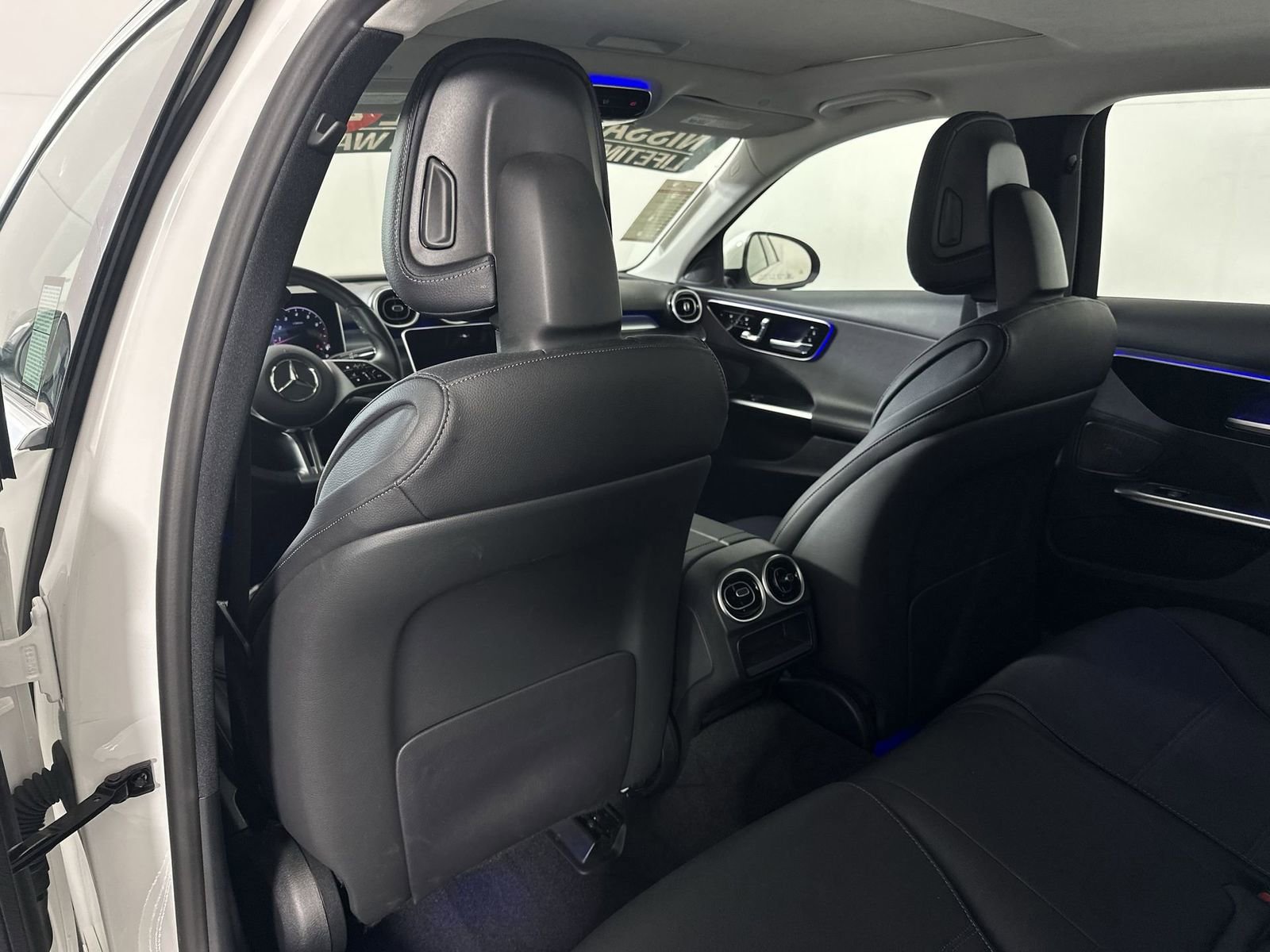 Used 2025 Mercedes-Benz C 300 Sedan image 23