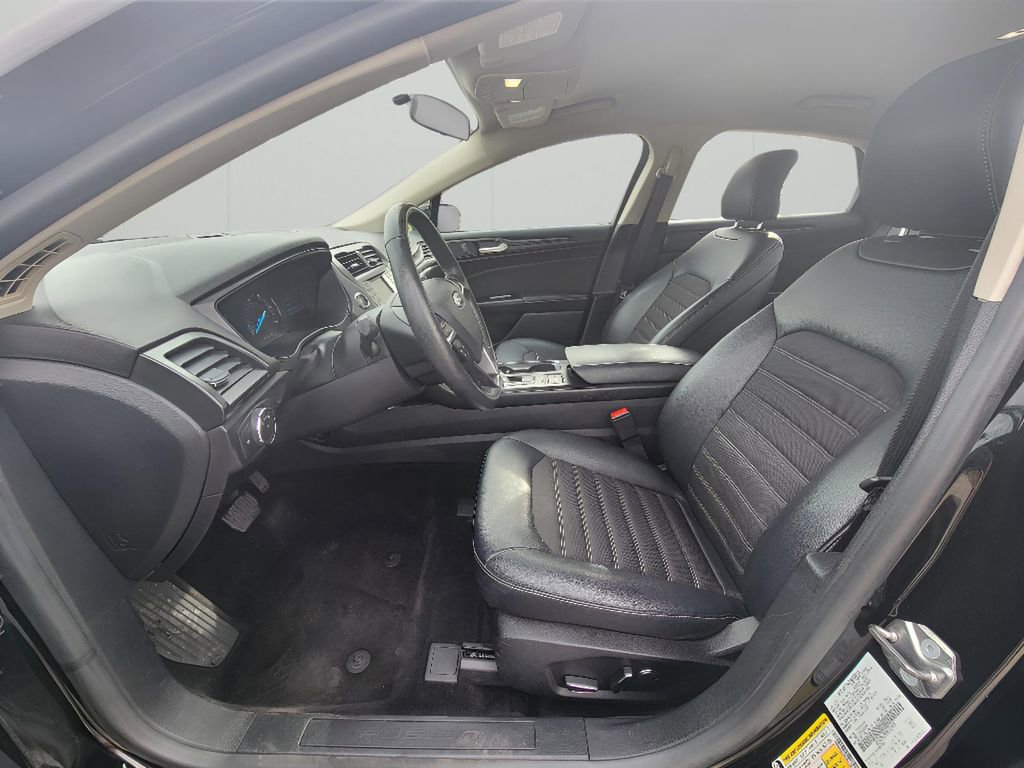Used 2018 Ford Fusion SE w/ Equipment Group 601A image 12
