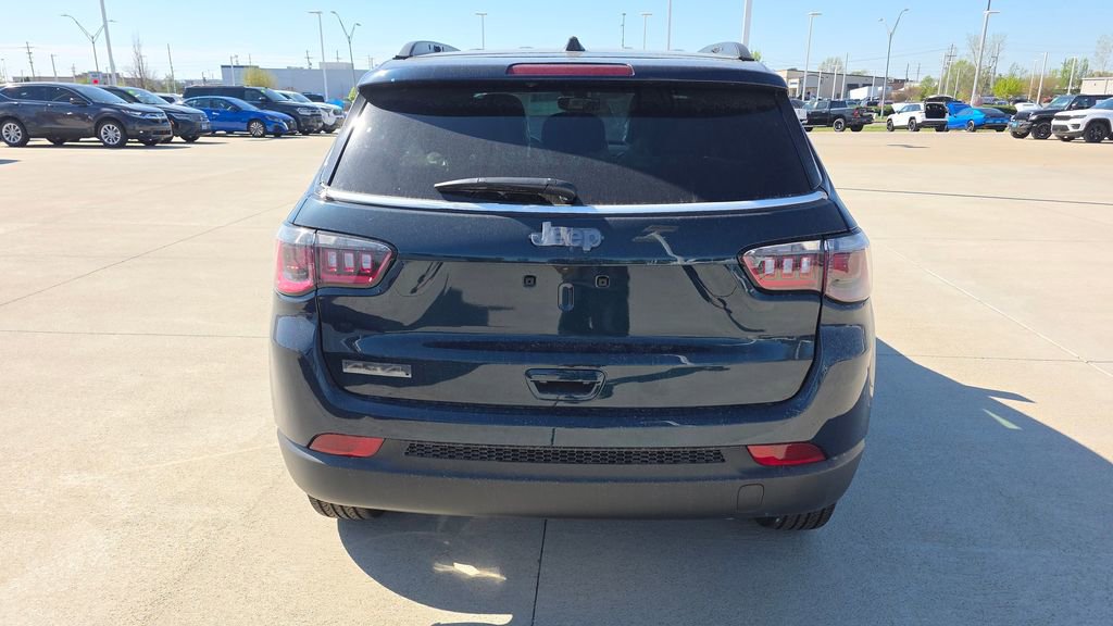 New 2026 Jeep Compass Latitude image 4