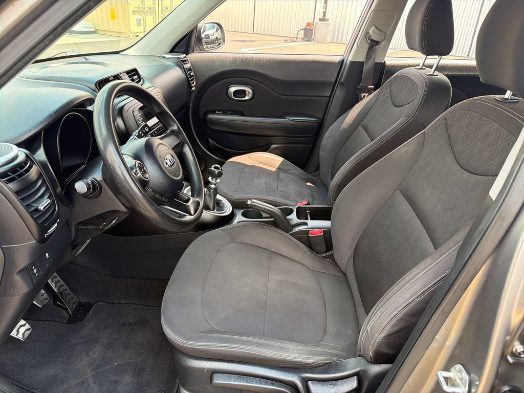 Used 2015 Kia Soul FWD image 9