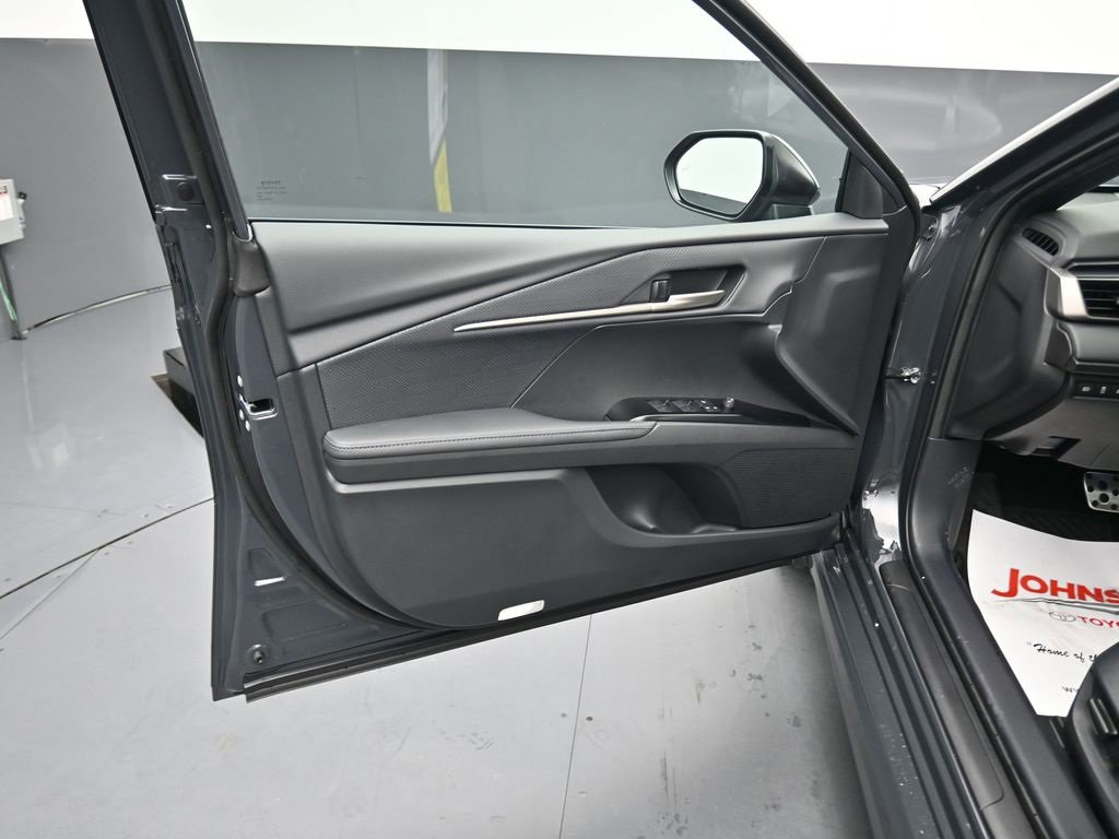 Used 2025 Toyota Camry XSE image 15