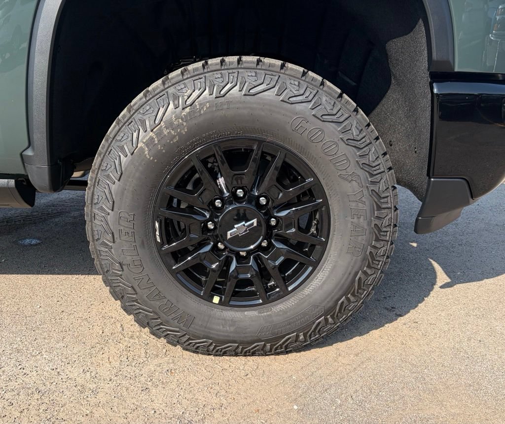 New 2026 Chevrolet Silverado 2500 ZR2 AWD/4WD image 11