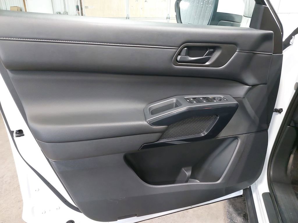 Certified 2024 Nissan Pathfinder SV AWD/4WD image 27