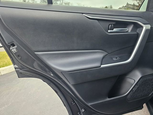 Used 2020 Toyota RAV4 XLE Premium image 23