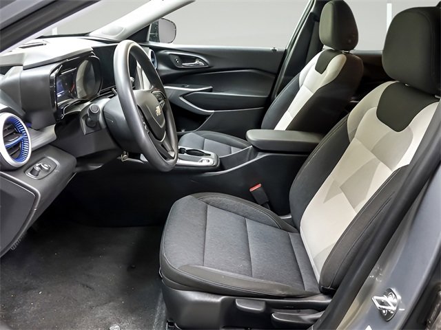 Used 2024 Chevrolet Trax LS w/ Driver Confidence Package image 8