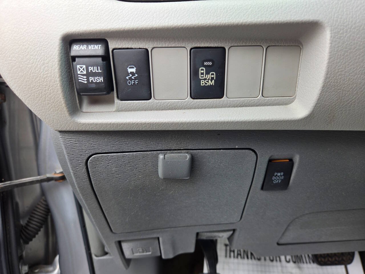 Used 2015 Toyota Sienna XLE FWD image 14