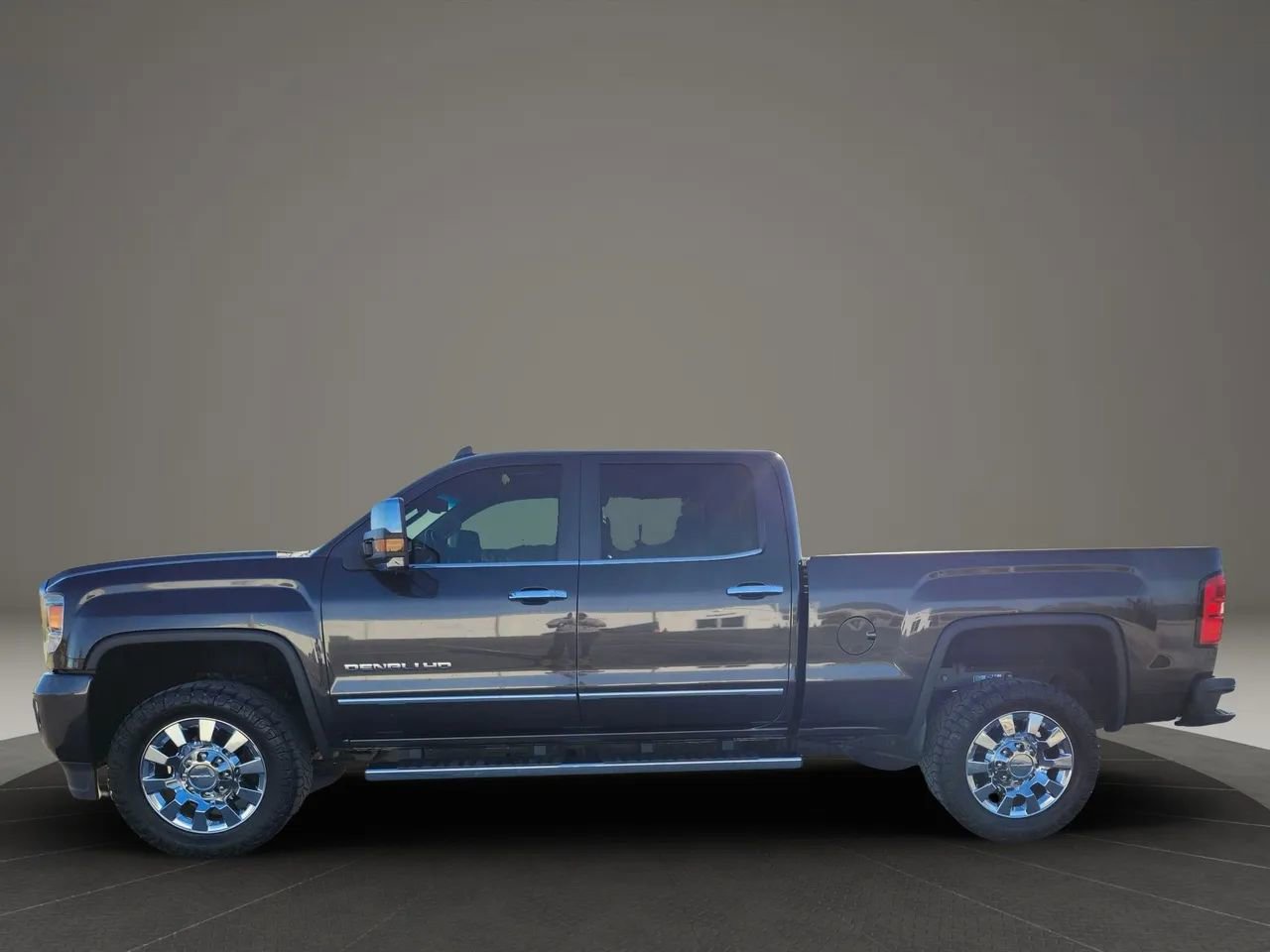 Used 2016 GMC Sierra 2500 Denali w/ Duramax Plus Package image 2