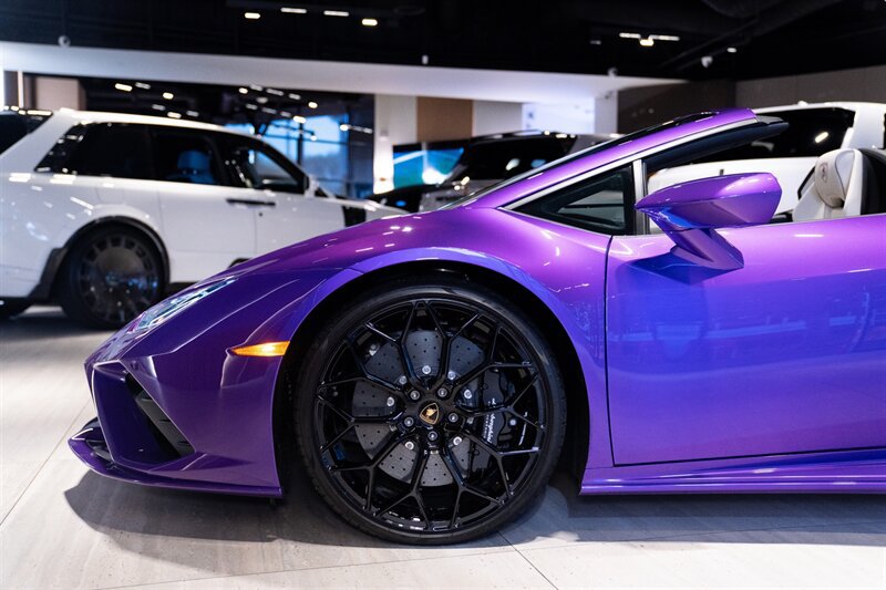 Used 2023 Lamborghini Huracan EVO RWD image 19