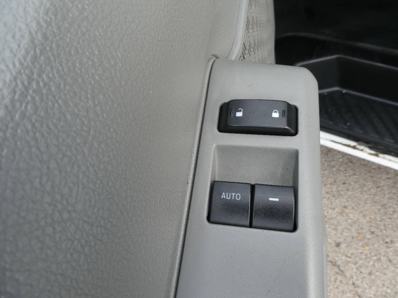 Used 2012 Ford E-250 and Econoline 250 w/ Commercial Cargo Van Pkg RWD image 20