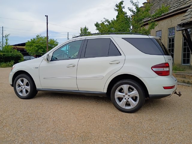 Used 2009 Mercedes-Benz ML 320 BlueTEC 4MATIC image 8