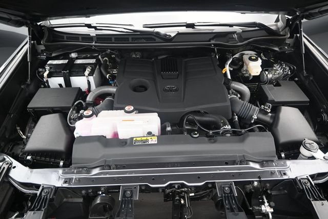 Used 2024 Toyota Tundra Limited AWD/4WD image 18
