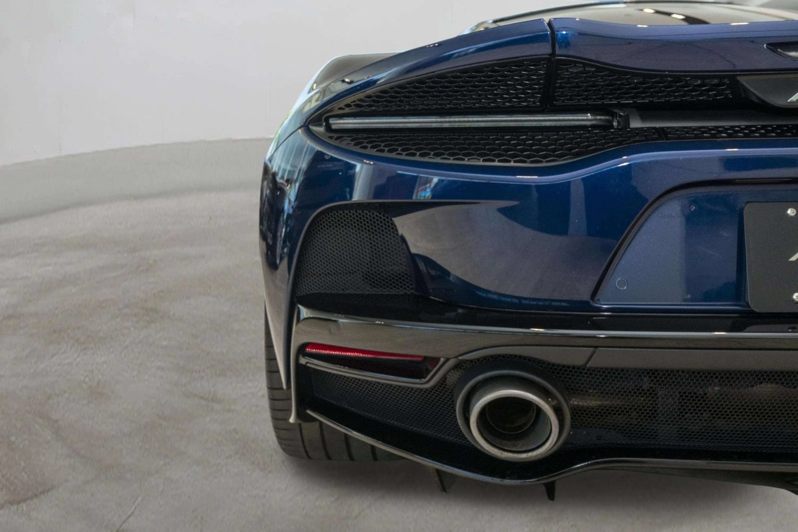 Used 2023 McLaren GT RWD image 38