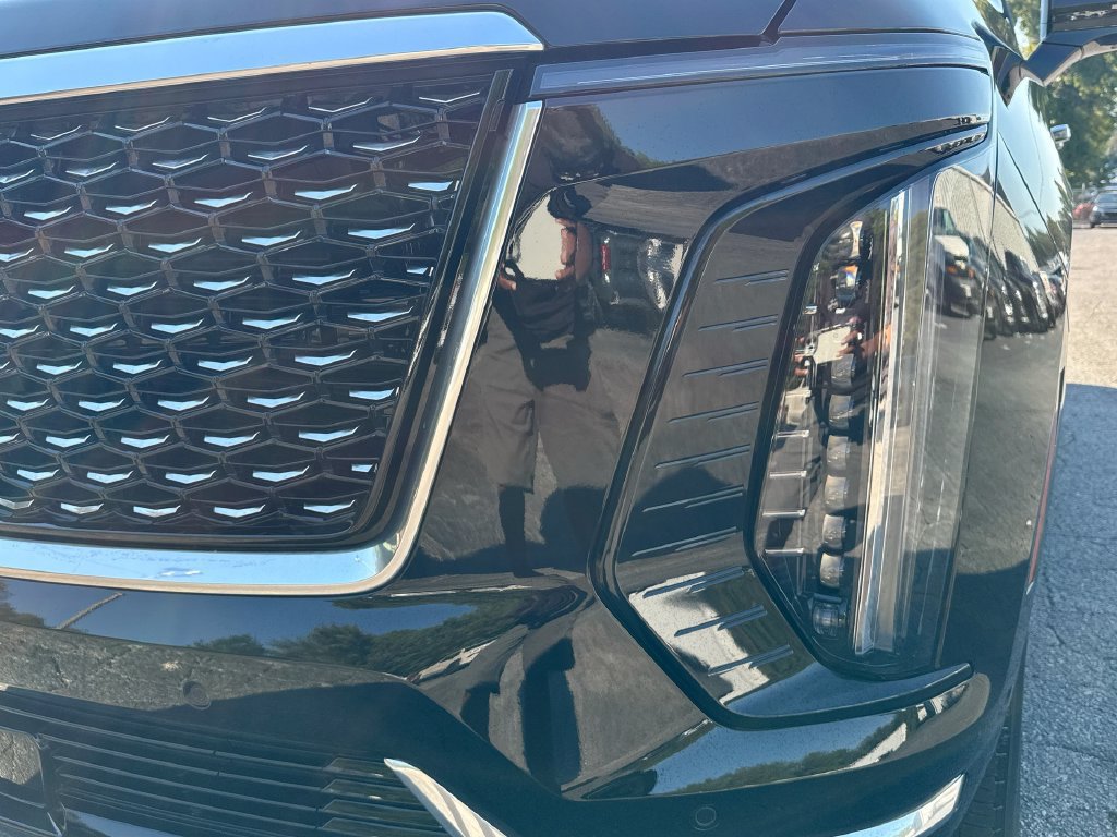 Used 2026 Cadillac Escalade ESV Luxury w/ LPO, Floor Liner Package RWD image 10