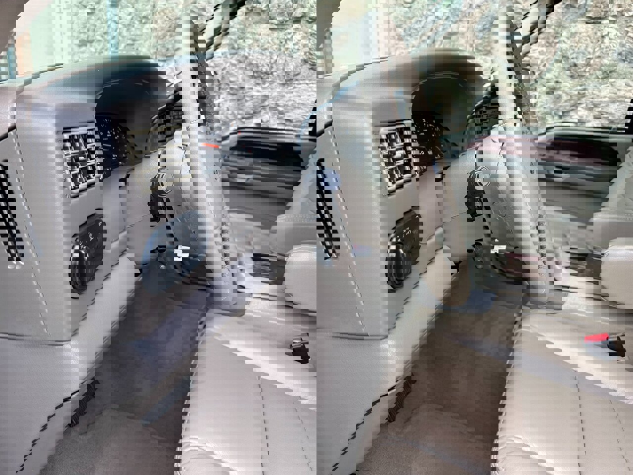 Used 2003 Ford Excursion Limited image 16