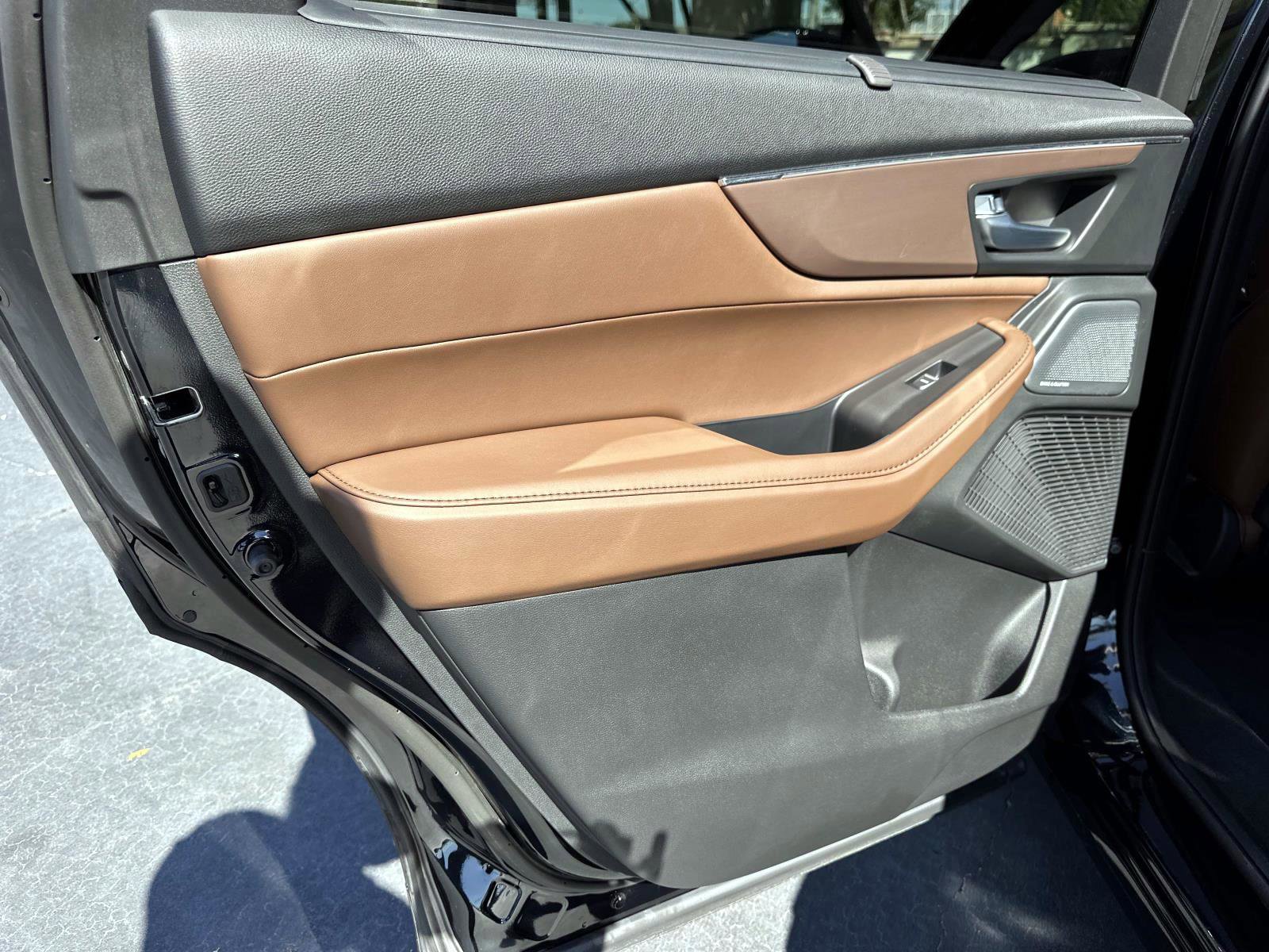 Certified 2025 Acura MDX SH-AWD w/ Technology Package image 12