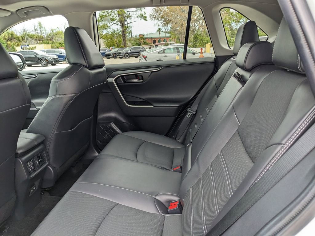 Used 2022 Toyota RAV4 Limited image 22