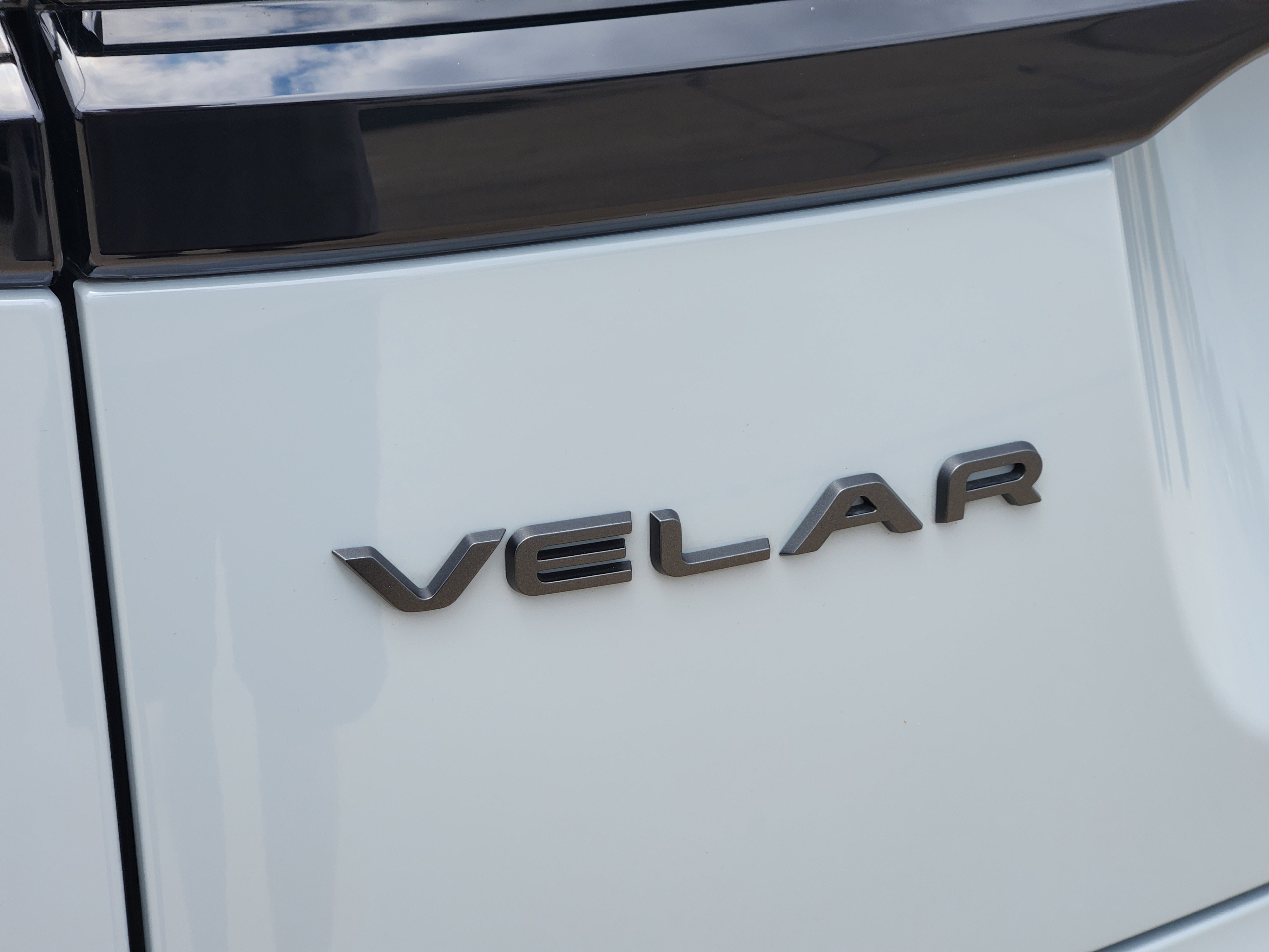 Certified 2026 Land Rover Range Rover Velar Dynamic SE AWD/4WD image 13