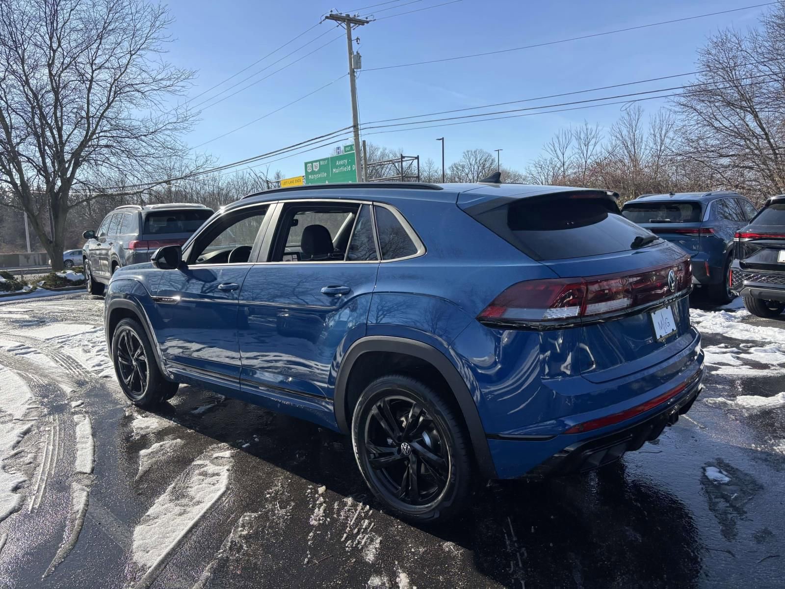 New 2026 Volkswagen Atlas Cross Sport SEL R-Line image 5