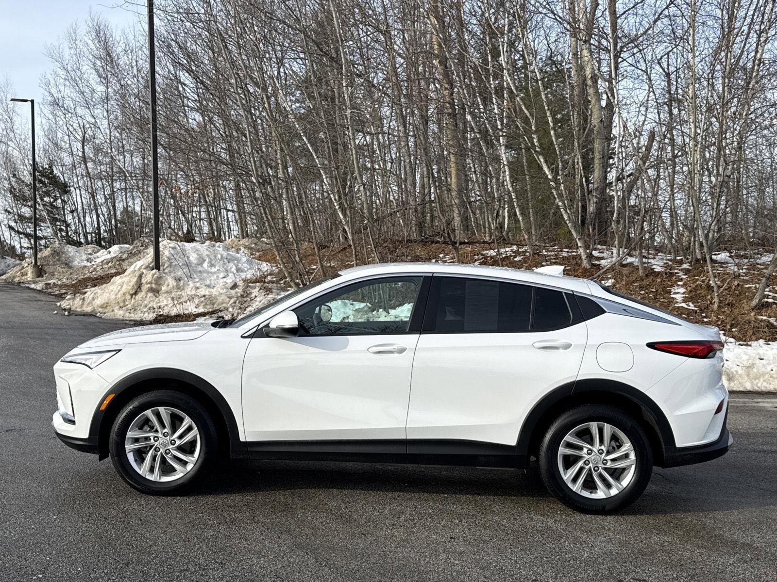 Used 2024 Buick Envista Preferred w/ Convenience I Package image 4