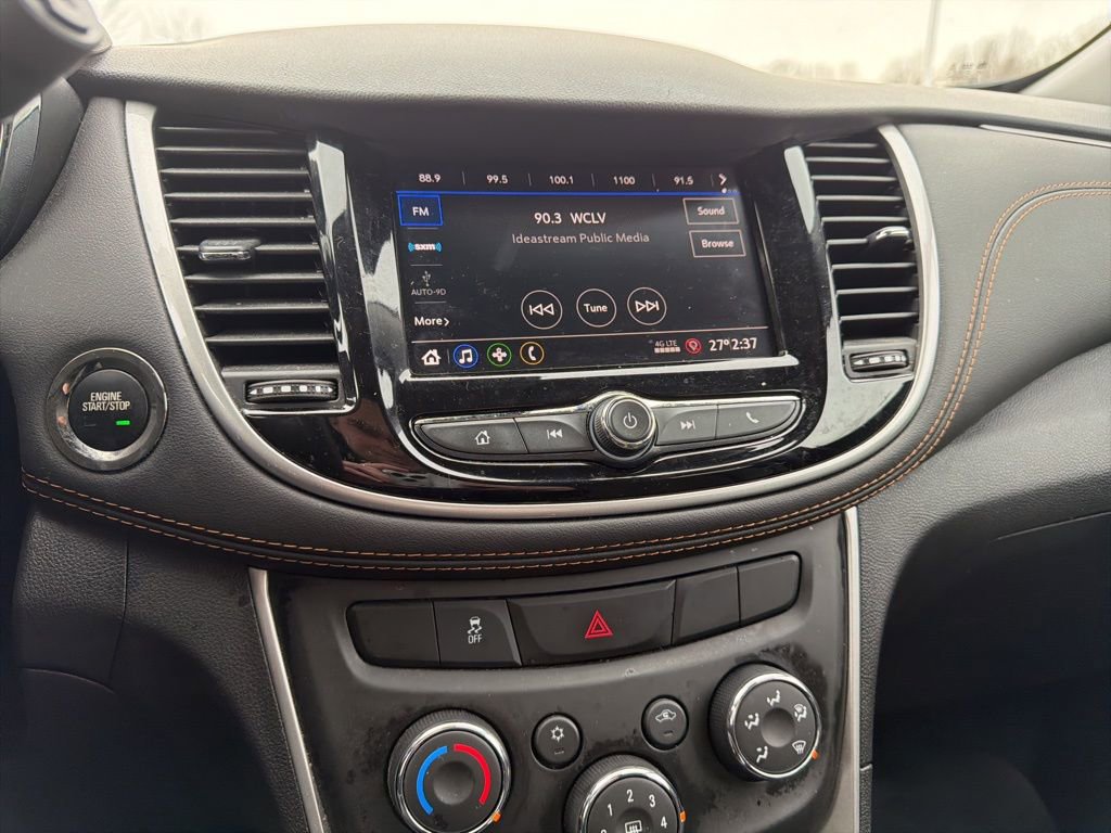 Used 2022 Chevrolet Trax LT w/ LT Convenience Package image 10