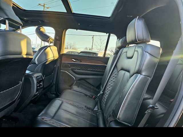 Used 2021 Jeep Grand Cherokee L Summit w/ Luxury Tech Group V image 23