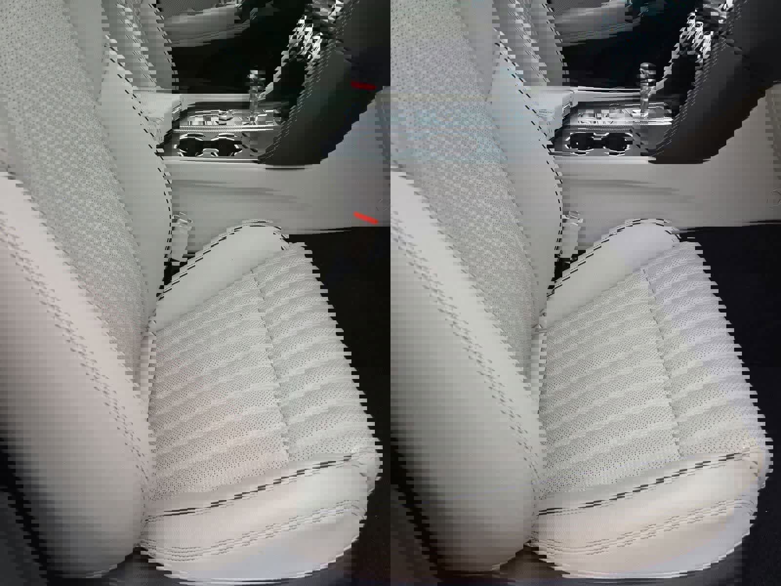 Used 2023 Genesis G70 3.3T RWD image 19