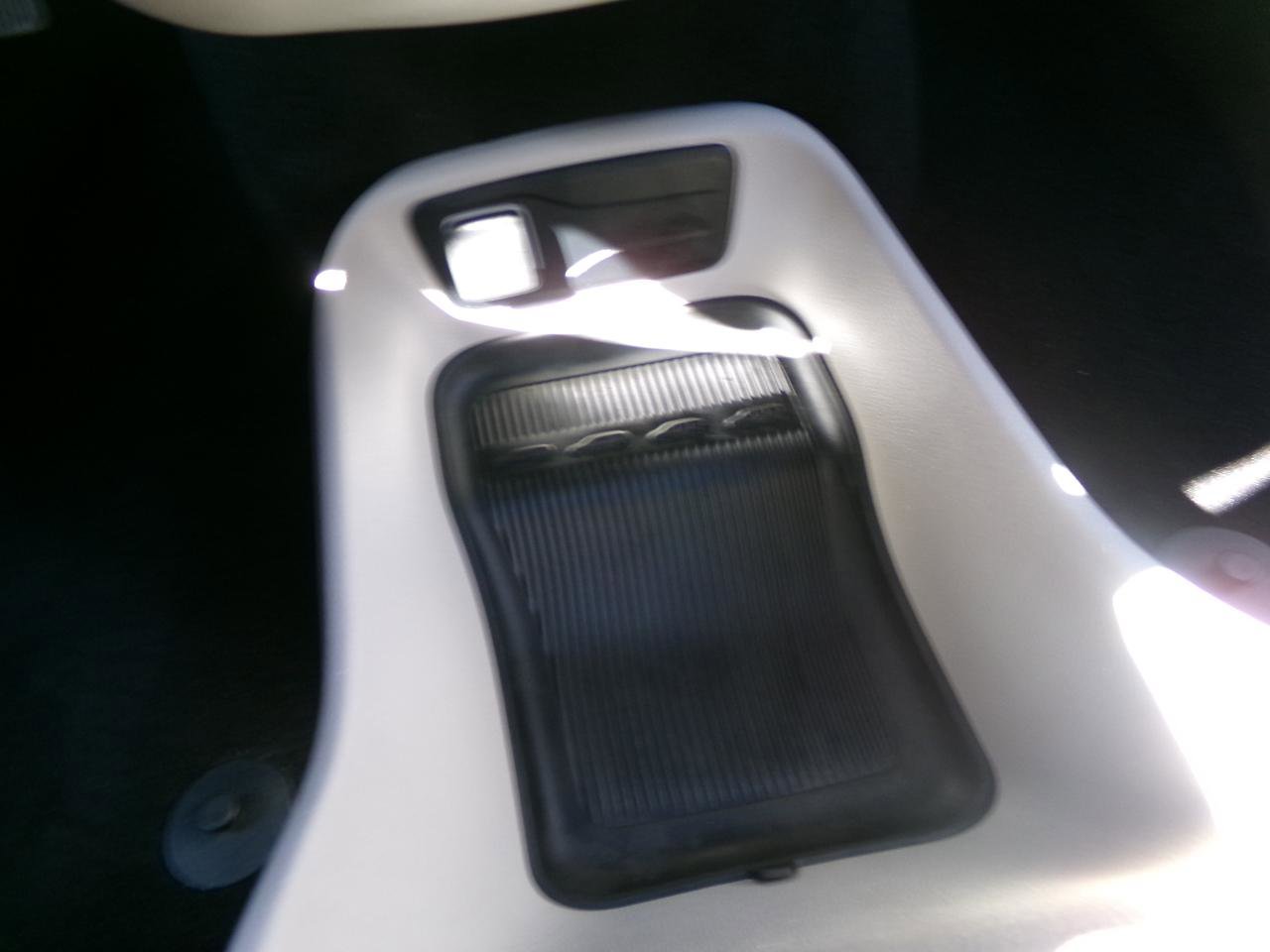 Used 2022 Chrysler Voyager LX FWD image 31