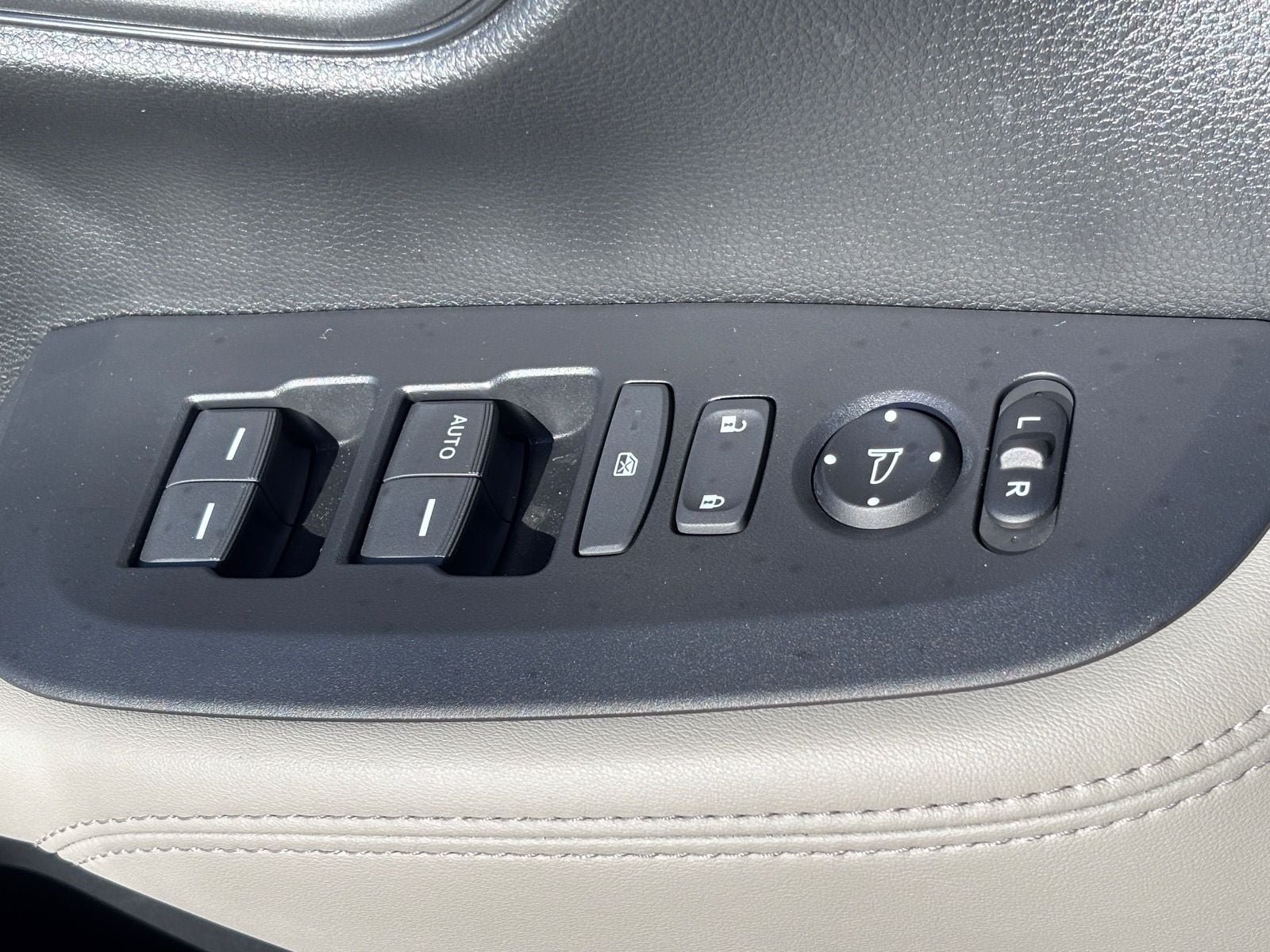 Certified 2026 Honda HR-V LX image 21