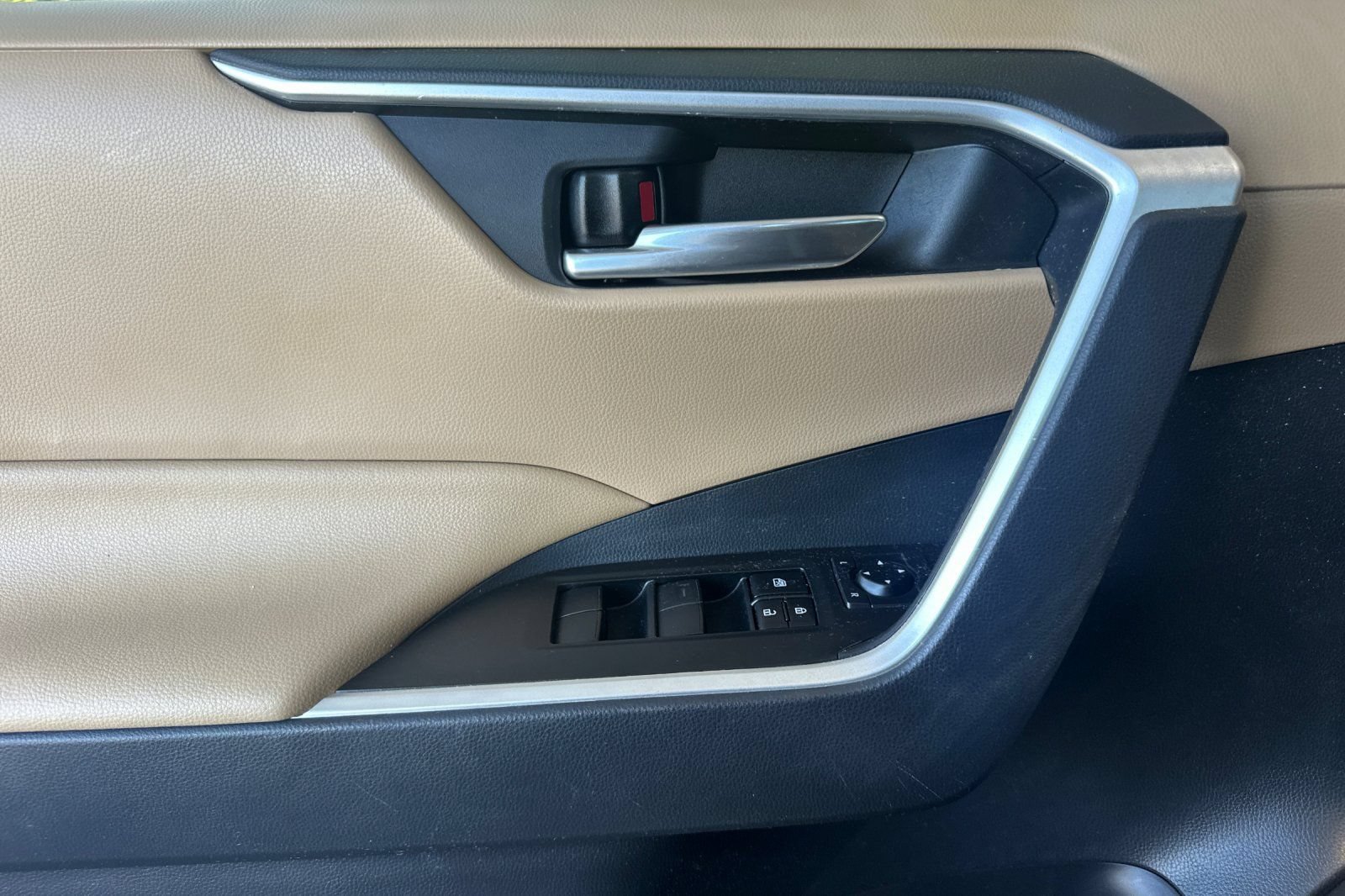 Certified 2021 Toyota RAV4 XLE AWD/4WD image 13