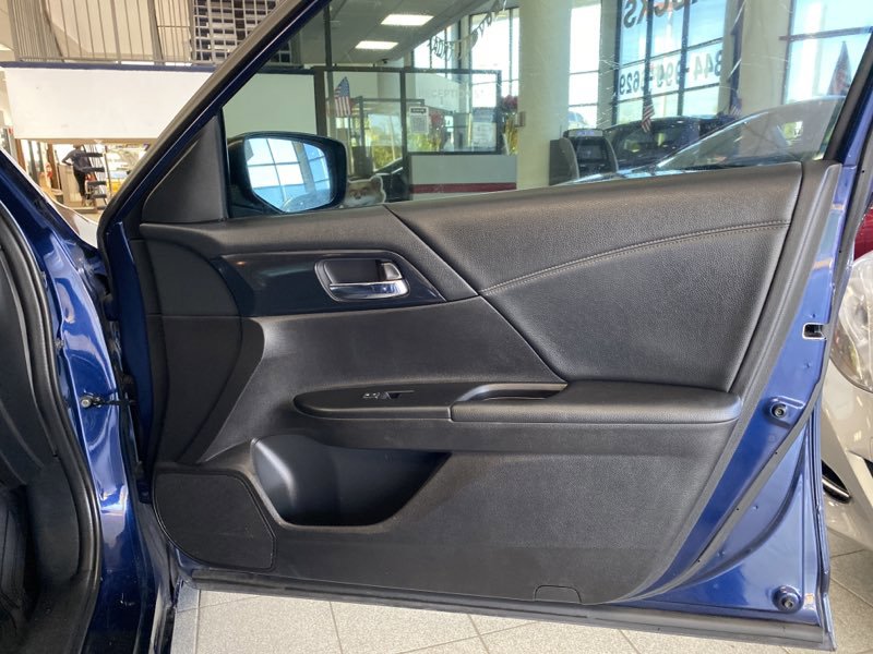 Used 2015 Honda Accord Sport image 14