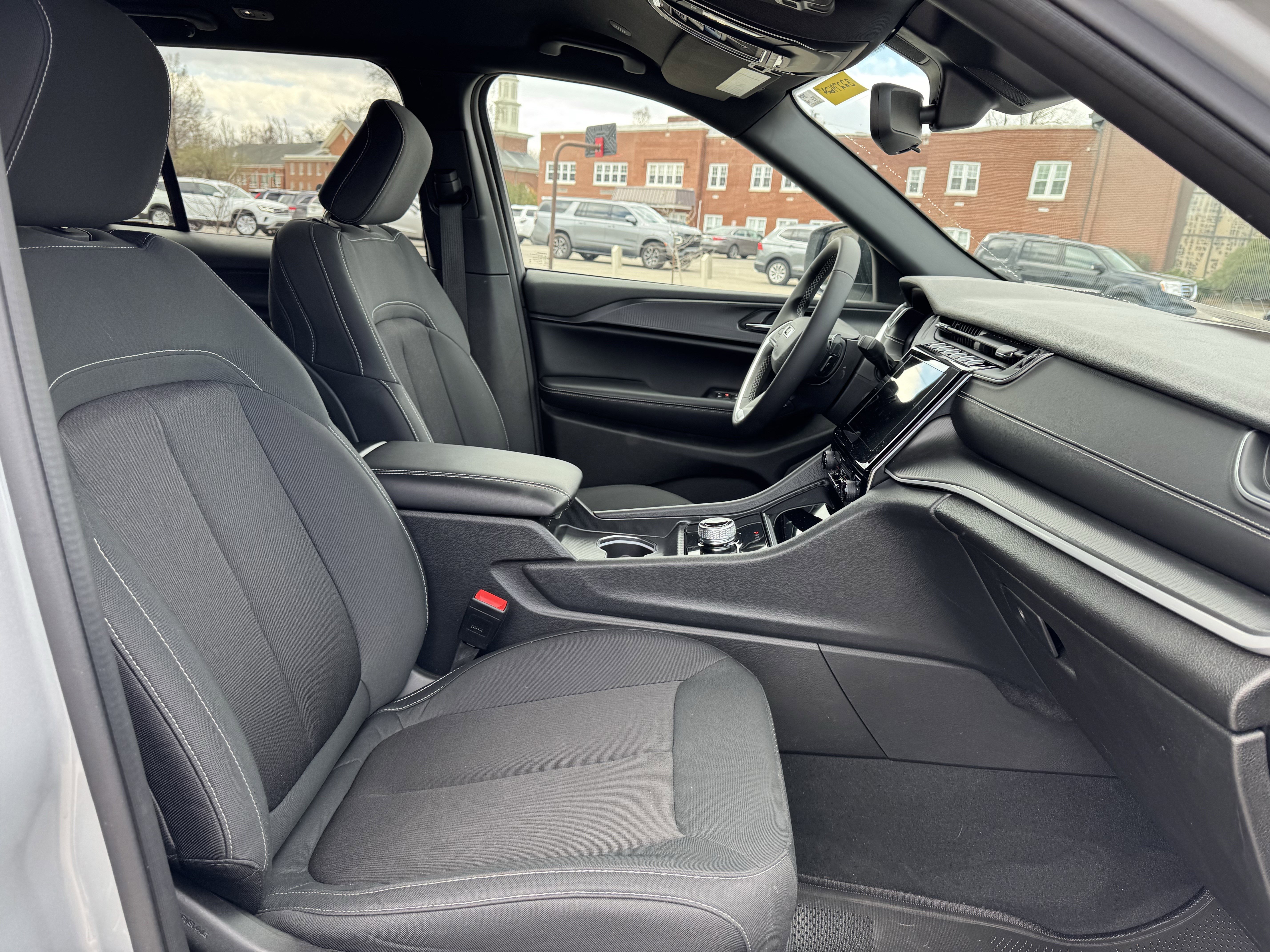 Used 2024 Jeep Grand Cherokee Laredo w/ MOPAR Finishing Package image 35