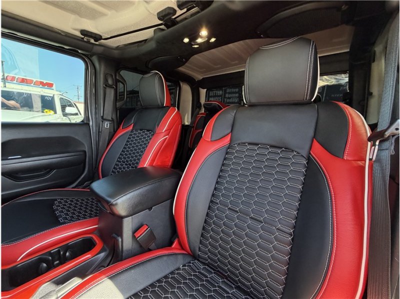 Used 2023 Jeep Gladiator Sport AWD/4WD image 18