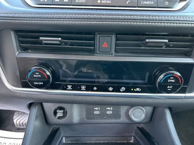 Used 2024 Nissan Rogue SV image 31