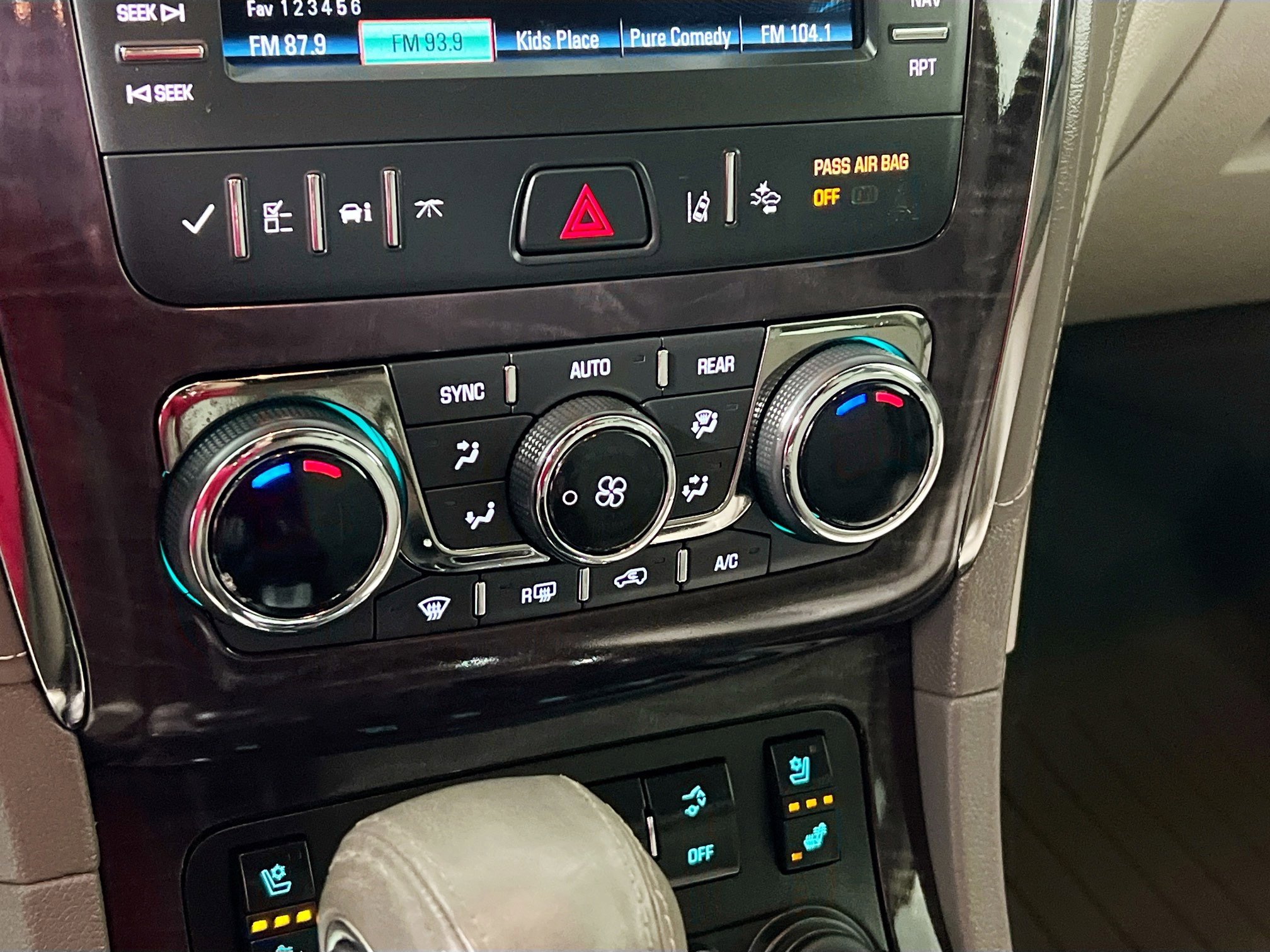 Used 2017 Buick Enclave Premium w/ Experience Buick Package image 26