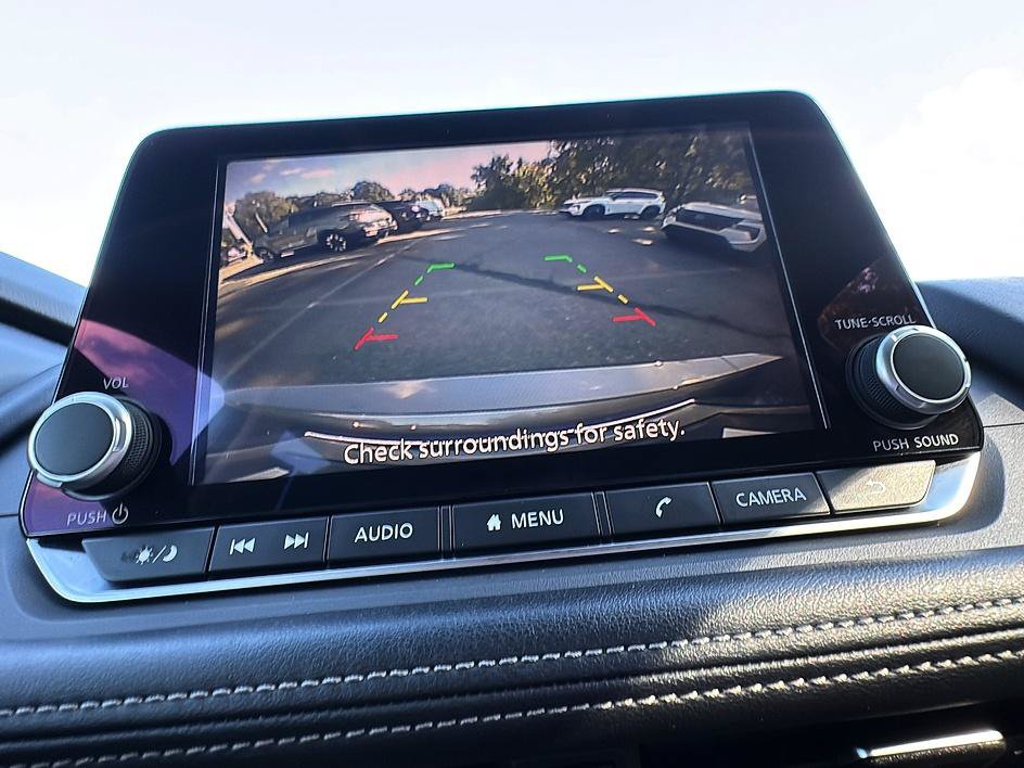 Certified 2025 Nissan Rogue SV AWD/4WD image 16