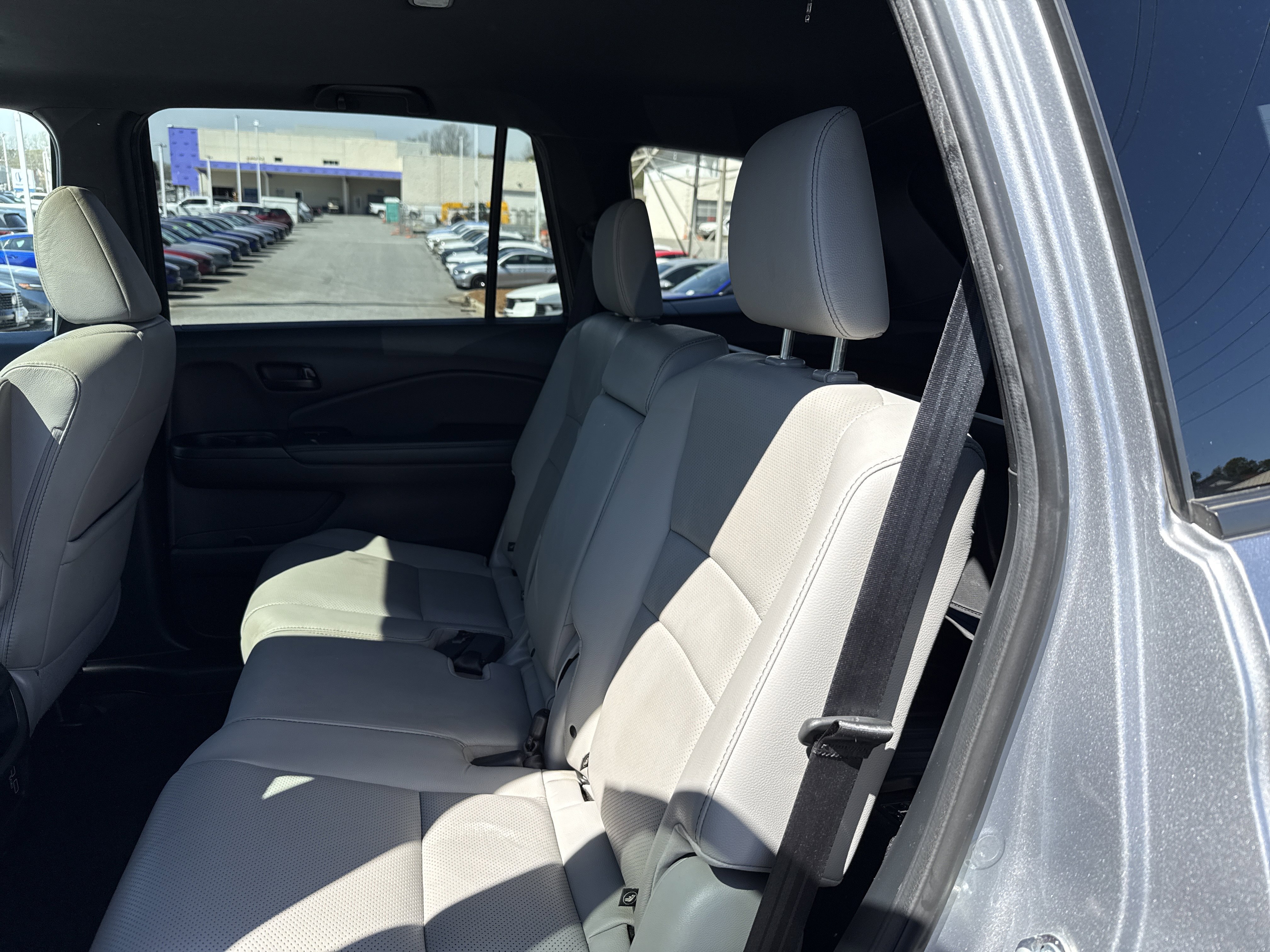 Used 2023 Honda Passport EX-L image 32
